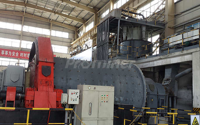 Iron ore ball mill and hydrocyclone cluster